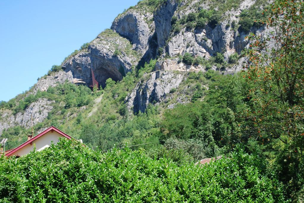 Les Terrasses De Castelmerle Hotel Niaux Room photo